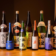 日本酒にこだわる各地の地酒を常に30種以上ご用意！