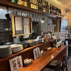 お一人様でも気軽にご来店していただけるカウンター席もご用意。ランチやお仕事帰りのお食事、軽く一杯楽しみたい時など、お気軽にお立ち寄りください♪