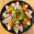 料理メニュー写真&nbsp;しっとりむね肉の大吉サラダ