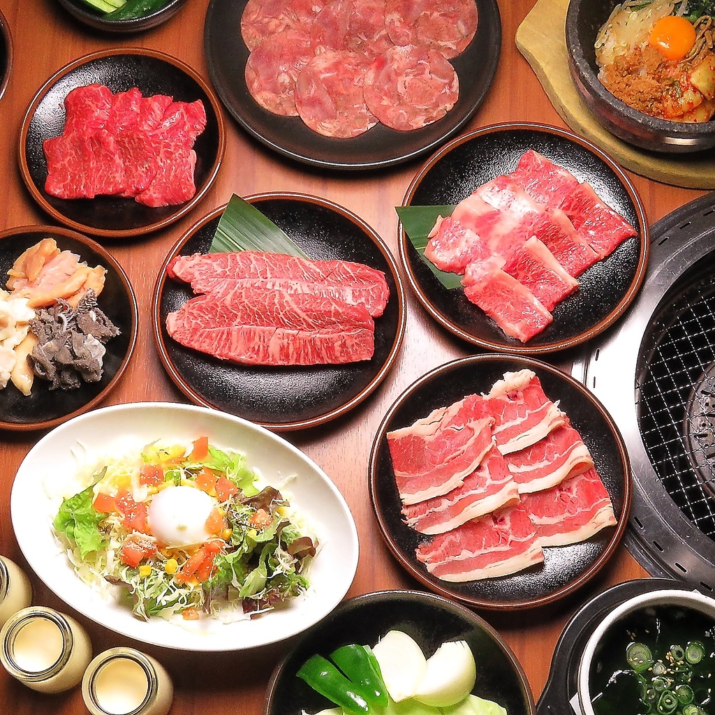 食べ放題プランは100分2970円(税込)～とリーズナブル！厳選のお肉を思う存分お召し上がりください！