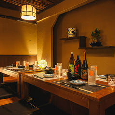 【掘りごたつ半個室】四ツ谷三丁目駅から徒歩4分。落ち着いた雰囲気の店内には、人数やシーンに合わせて使える完全個室や掘りごたつ席を多数ご用意しています。周りを気にせず楽しめるプライベート空間は、接待や会食、記念日のお食事に最適。