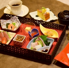 今日のプチ贅沢に彩り御膳！