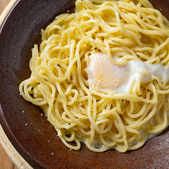 セイロで仕上げる生パスタの贅沢な一皿、もちもち食感と小麦の香りが際立つの写真