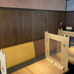 ゆったり寛げるソファー席（コロナシールドは撤去しました）