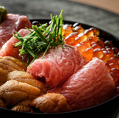 贅沢丼 ウニ・イクラ・マグロ