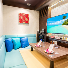 カラオケ個室と行き来できるプランもございます。フラットタイプのお部屋で小さなお子様も安心♪※画像はイメージです