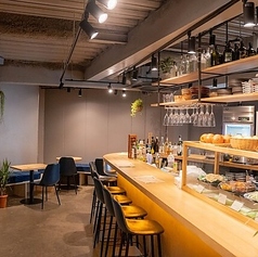 当店は貸切も可能で、着席時最大30名様、立食時最大40名様までご利用いただけます。プライベートな空間で宴会をお楽しみください。人数等、お気軽に店舗までご相談ください。