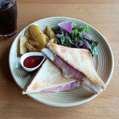 ハムとチーズのホットサンド