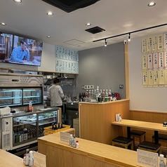 カウンター席はTVも見れるのでお気軽にお一人様でもお越し頂けます。