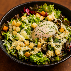 ささみと温玉のシーザーサラダ