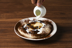焼きティラミス。クリームをはじくティラミスはムービージェニック間違いなし
