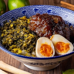 台湾名物ルーロー飯 角煮スタイル