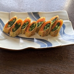 スモークサーモンと春菊の湯葉巻き