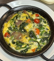 自家製ベーコンとほうれん草のスパニッシュオムレツ