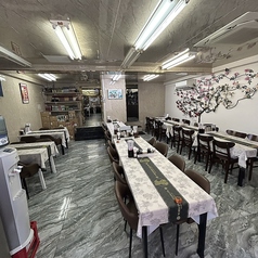 【テーブル席：８名様席×６テーブル】