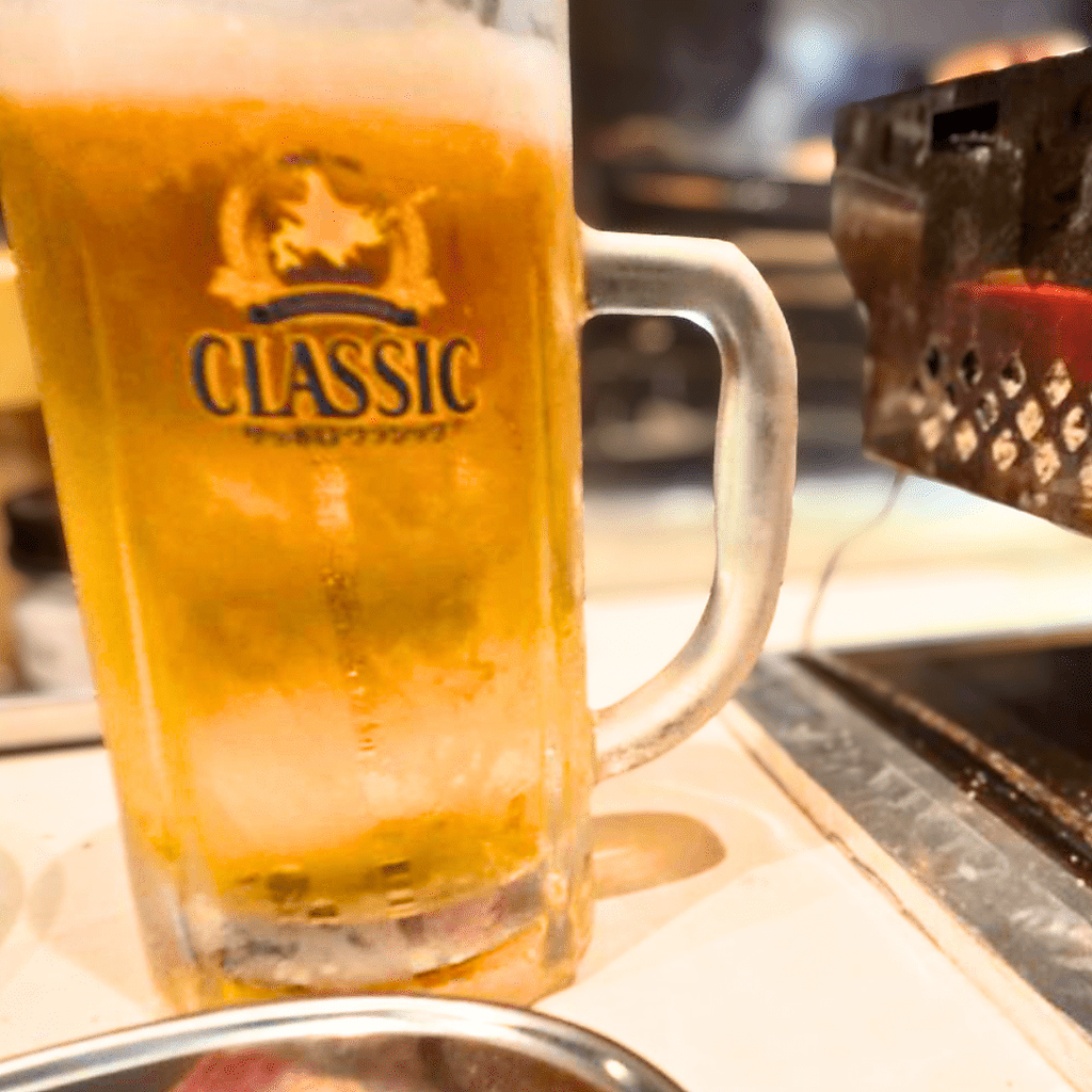 今夜はキンキンに冷えたビールで乾杯☆濃厚なお肉の旨味・ほのかに甘いホルモンとの相性バツグン◎