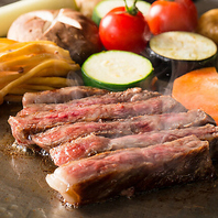 お好み焼きや豚平焼など、自慢のメニューの数々！