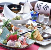 【会食やお食事会に】お食事メニューも豊富にご用意！