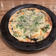 釜揚げしらすの青のりとマヨネーズソースのピザ