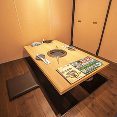 4名様掛けのテーブルをご用意しております。