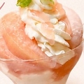 料理メニュー写真&nbsp;桃とパンナコッタのサンデー