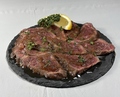 料理メニュー写真 牛赤身肉のタリアータ～シャリアピンソース～