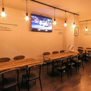 106 CAFE&DINING BAR イチマルロクの雰囲気1