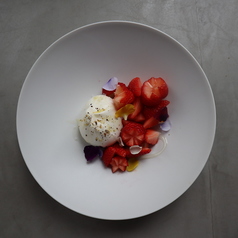 ブラータチーズとフルーツ