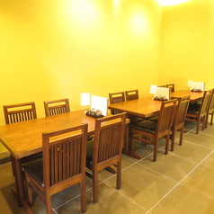 ≪テーブル4人席×3卓≫小宴会に最適な店内です。歓送迎会や接待利用など、ここぞという時に頼りになるお店です。お料理のクォリティーの高さにきっと満足してお帰りいただけるはずです。