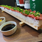 メディアで話題沸騰！55cm超ロングユッケ寿司3000円(税込)ヘルシーで上品な馬肉寿司をパーティーに。