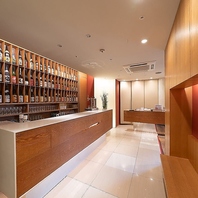 木の温もりを感じるモダンな雰囲気