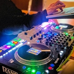 イベントもご用意！DJブースも登場♪