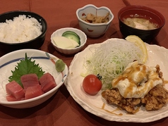 チキン南蛮と鮪ぶつの定食