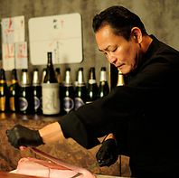 格闘技好き必見！◆「世界のチャーリー」が店長の焼肉屋