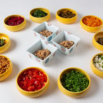 納豆トッピングは自社農場直送野菜など、なんと１０種！お気に入りを見つけてください。