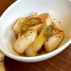 ヤンパチャンアチ（玉ねぎの醤油漬け）