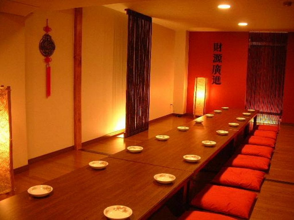 宴会使い抜群！個室は最大80名OK、店内全体の貸切は130名まで◎