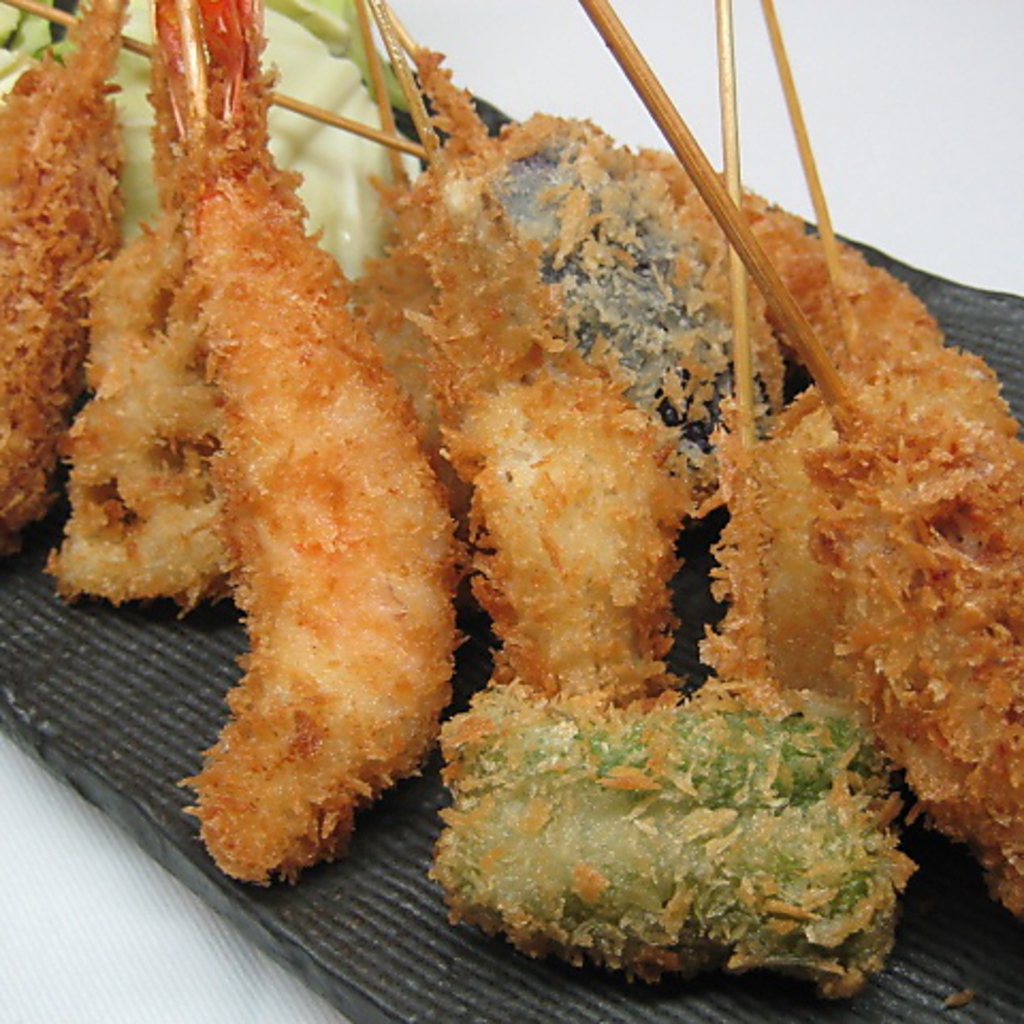 名物！串カツは120円(税込)～気軽に楽しめるお店です★