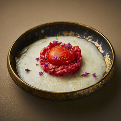 蓮根キムチや和牛紅白ユッケ風などサイドメニューも充実