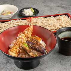 ランチも営業中♪日替わり丼＋蕎麦のセットが980円～