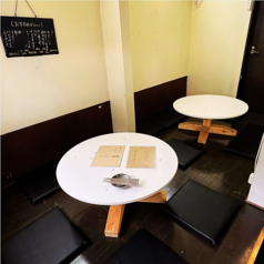 〈個室12名×1〉4～12名様の半個室のお席もご用意◎プライベート感のあるお席でゆっくりとお食事をお楽しみいただけます。オタ活も可能なのでぜひ推しと一緒にご来店ください♪