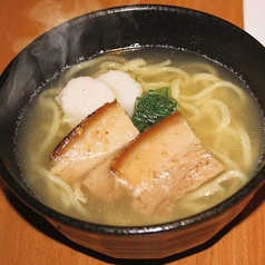 ザ・王道　三枚肉そばの写真