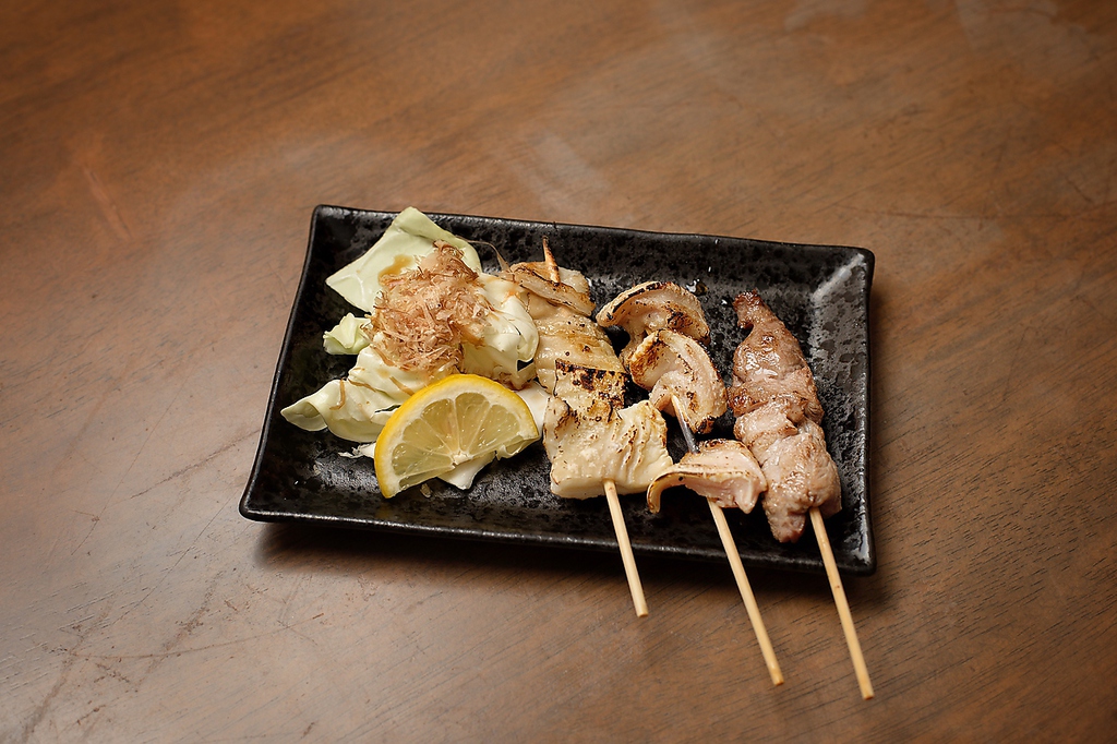 毎日19時まで！！備長炭炭火串焼き1本100円(税込)！！！