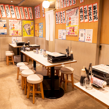 浜焼ボーイと串カツガール 四条大宮 海鮮 居酒屋の雰囲気1