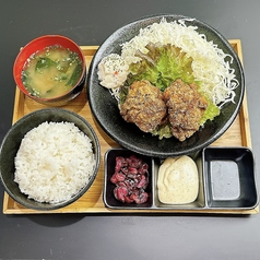 大きなから揚げ２個弁当　選べるトッピングソース付（テイクアウトは、味噌汁別売りです。）