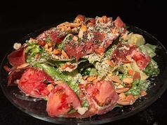 生ハムとアボカドのシーザーサラダ