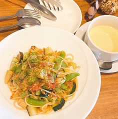 夏野菜とフレッシュトマトのオイルパスタ（6月限定）
