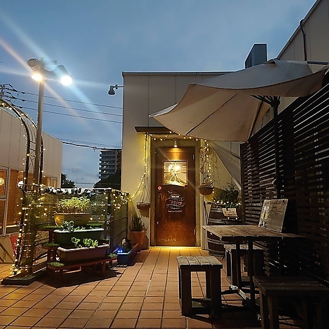 お洒落なダイニングバーなので雰囲気も抜群★貸切も承ってます！