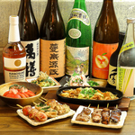 新鮮な串焼きや逸品料理と、種類豊富な地酒・焼酎を一度に楽しめます。