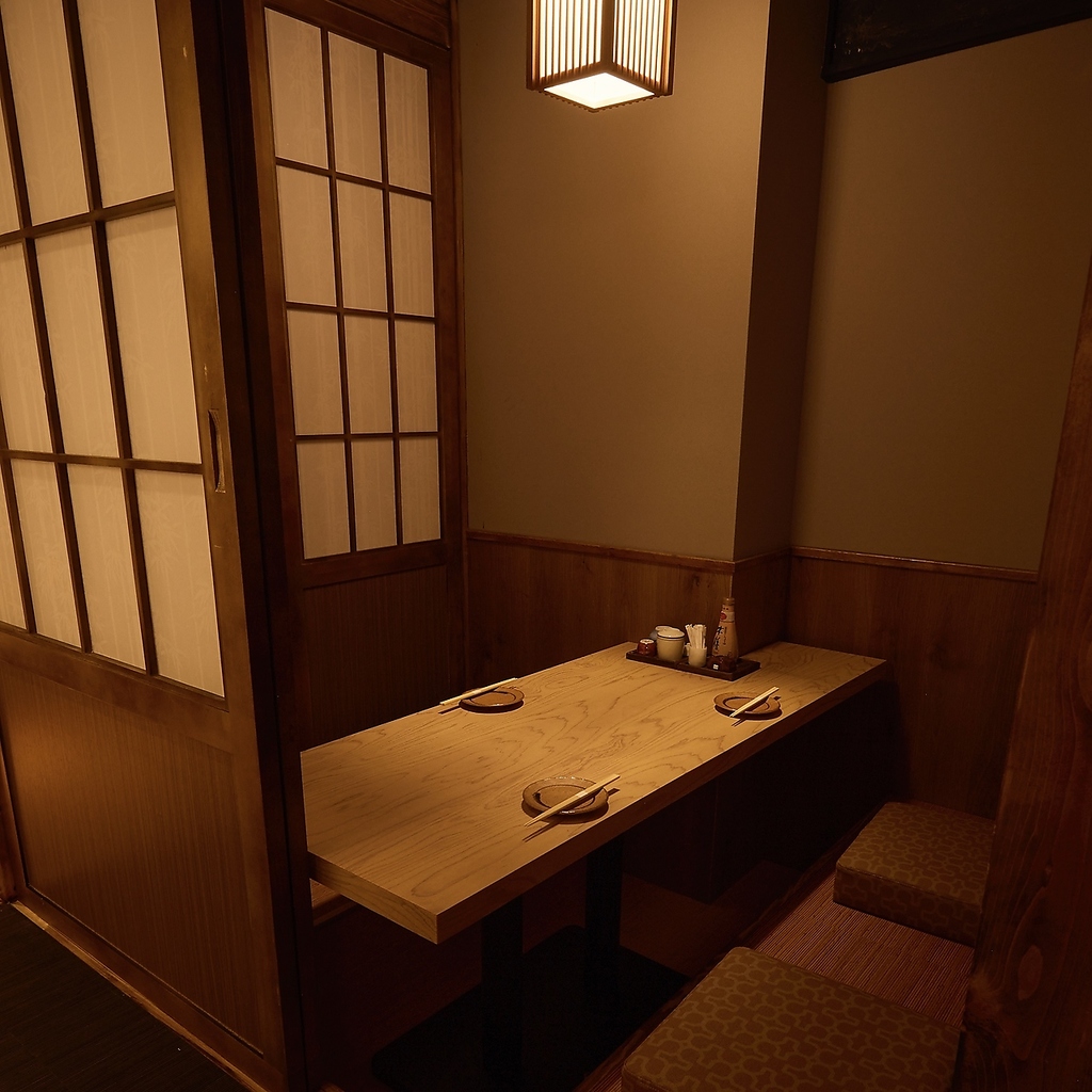 小上がりのお座敷個室のご用意もございます。2名様から最大150名様までご利用可能です。